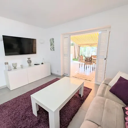 Sun Relax Urbania Apartman *