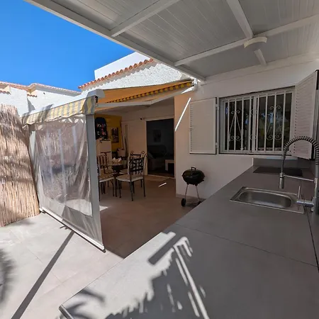 Sun Relax Urbania Apartment *